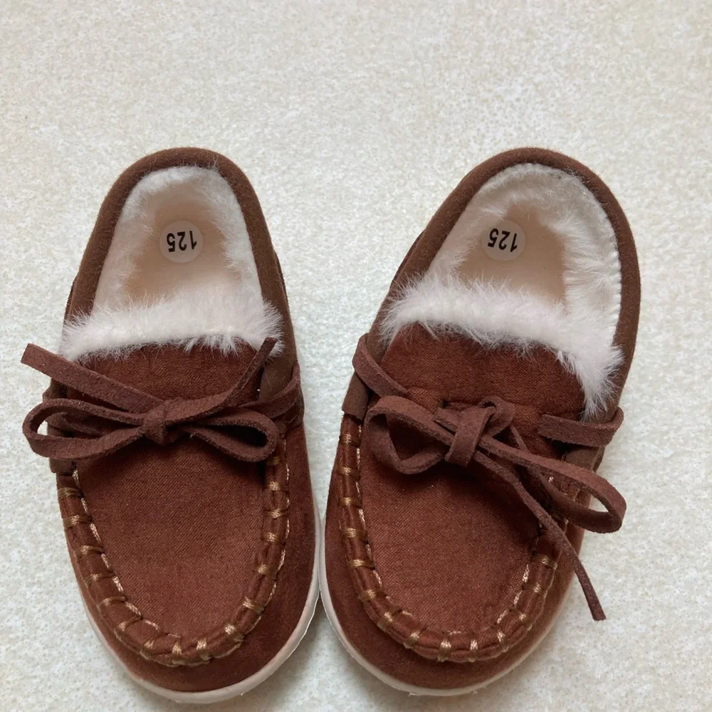 Source Unknown Brown Kids Moccasin Slippers with White Faux Fur